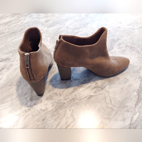 AEROSOLE Booties - Picture 2 of 4